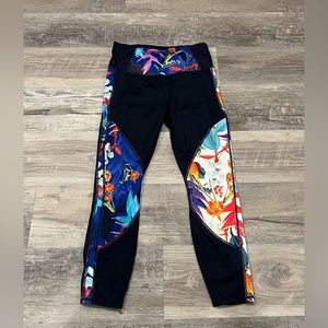 Athleta Tropical Leggings with Breathable Mesh & Zip Pocket Medium